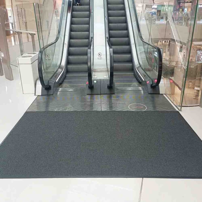 Cách chọn thảm sảnh phù hợp cho văn phòng với thiết kế chống trơn và giữ bụi hiệu quả